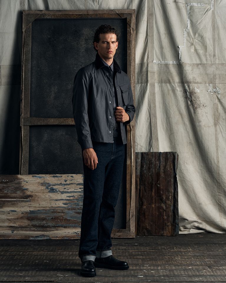 Ground Jacket in Black.